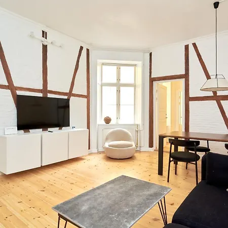 Scandinavian Style 3br In Centre *
