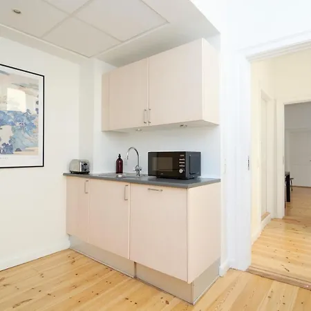 Scandinavian Style 3br In Centre *