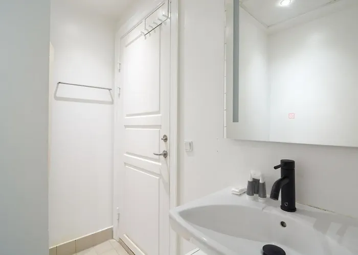 Scandinavian Style 3br In Centre *