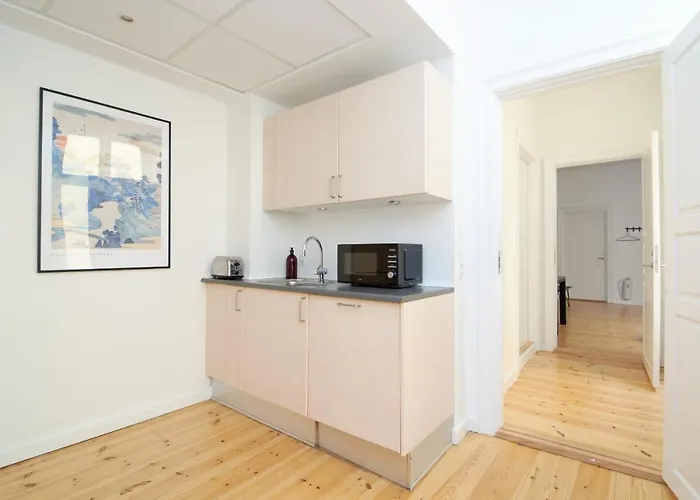 Scandinavian Style 3br In Centre *